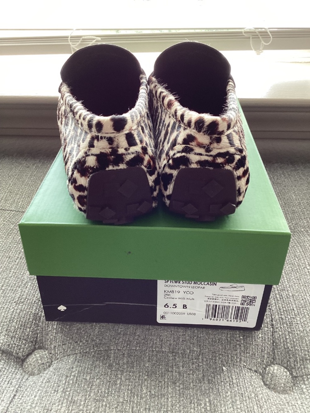 kate spade new york Women's Flower Stud Round Toe Moccasin Loafers, size 6.5 - Picture 3 of 12